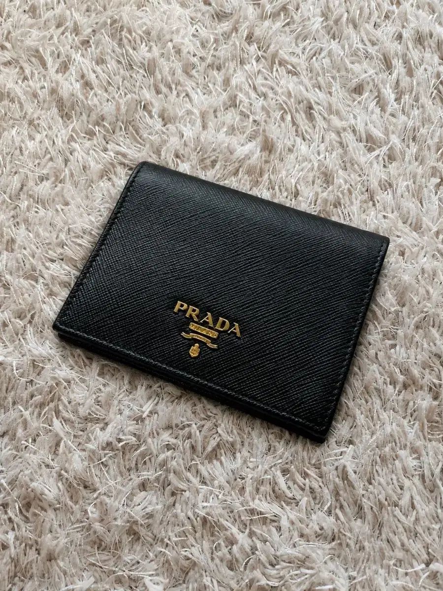 ほぼ新品/正規品 PRADA プラダ サフィアーノ カーフスキン 二つ折り財布