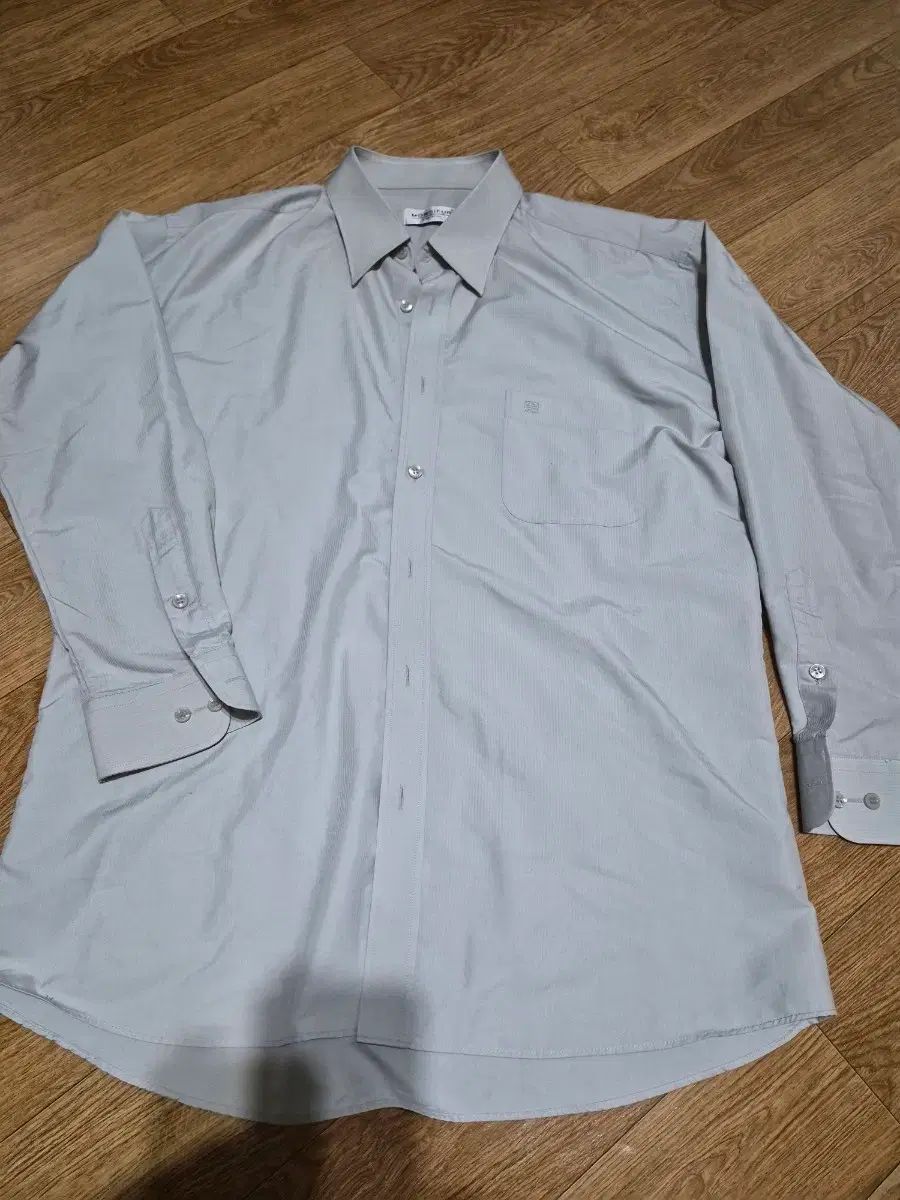 ジバンシィ正規品 ジバンシィ 4G ロゴ シュー シャツ (105-110)