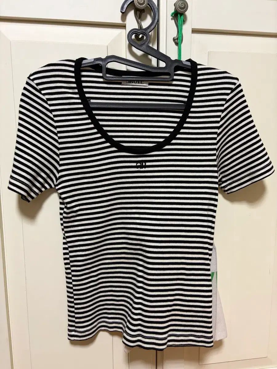 グローブ 半袖Tシャツ