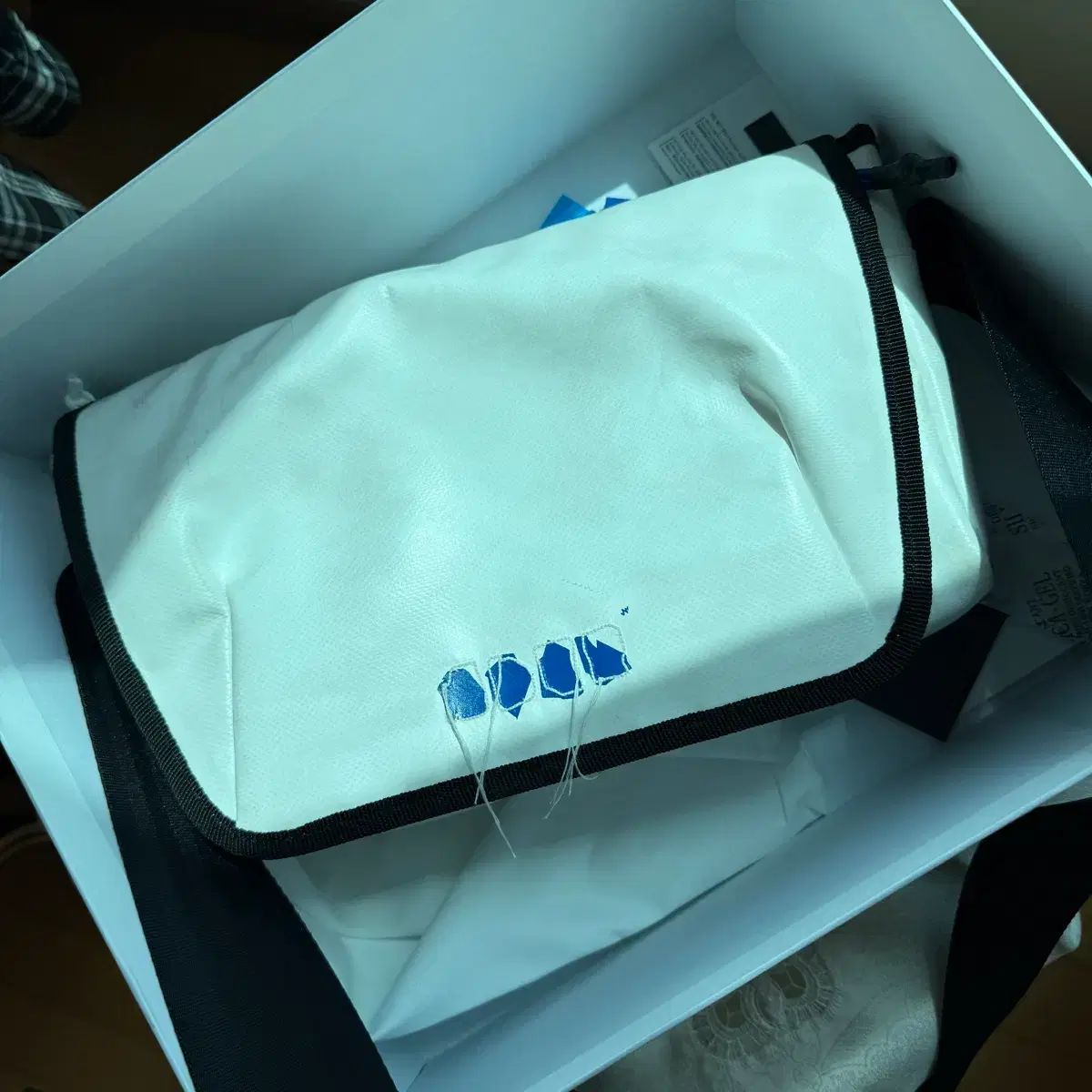 ADER ERROR トレース アドモア クロスボディーバッグ 白