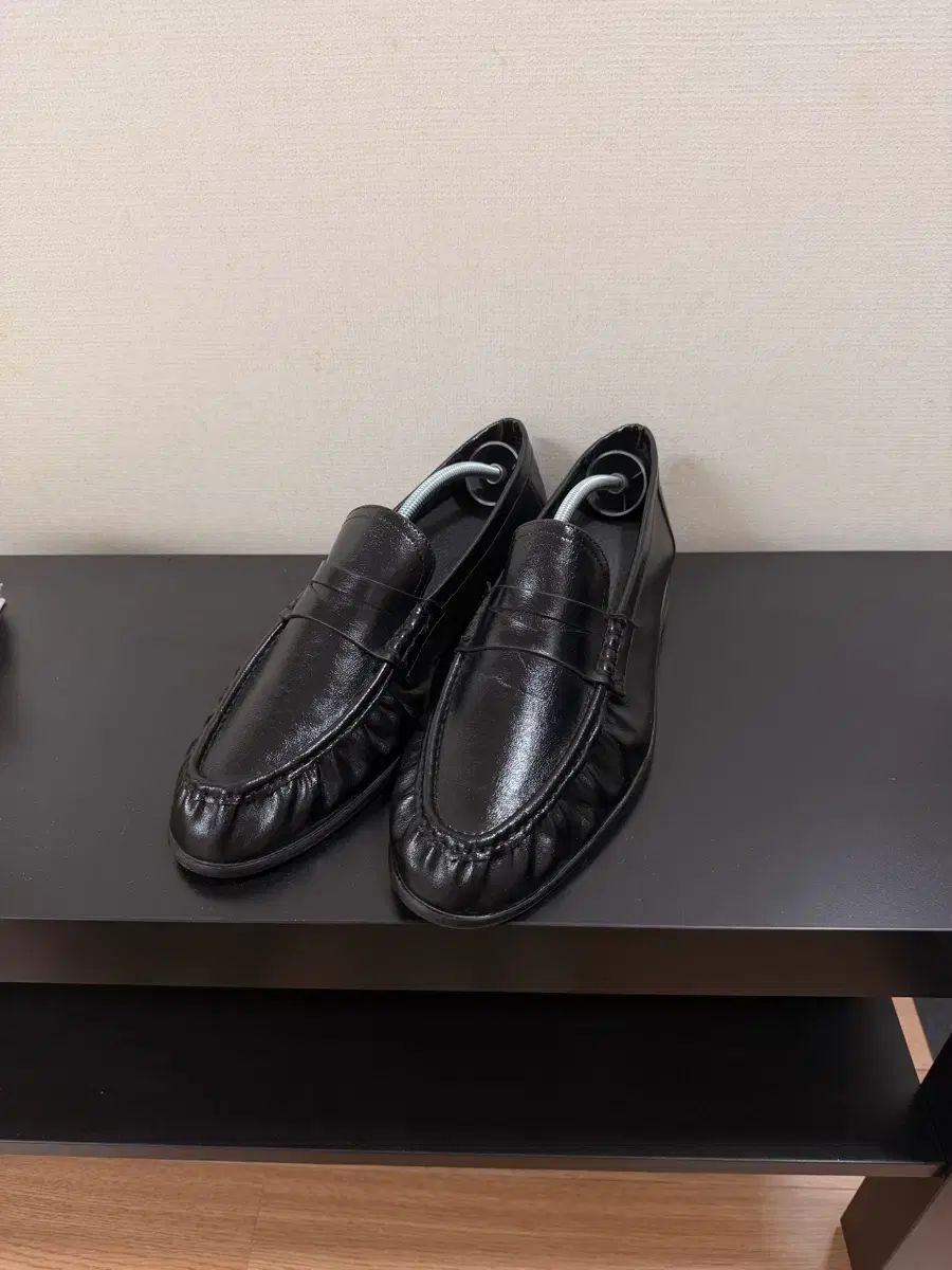 ザラ ザ・ロウ風シャーリングローファー 42