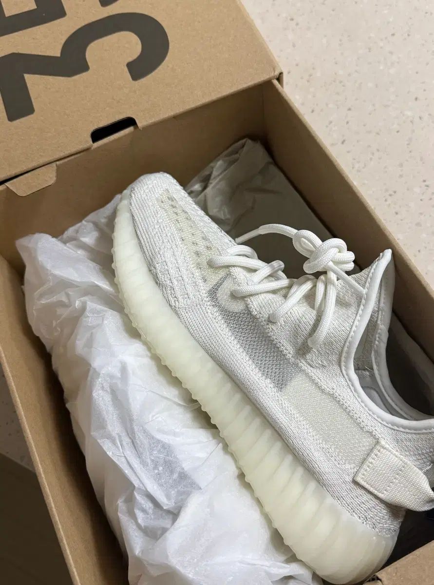 イージーブースト 350 V2 ボーン 240 サイズ 新品 34,328円