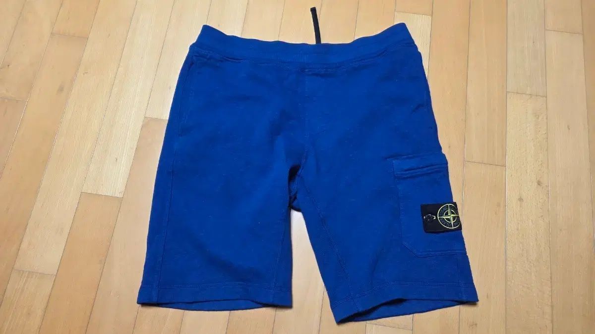 STONE ISLAND ストーンアイランド ハーフパンツ 出品
