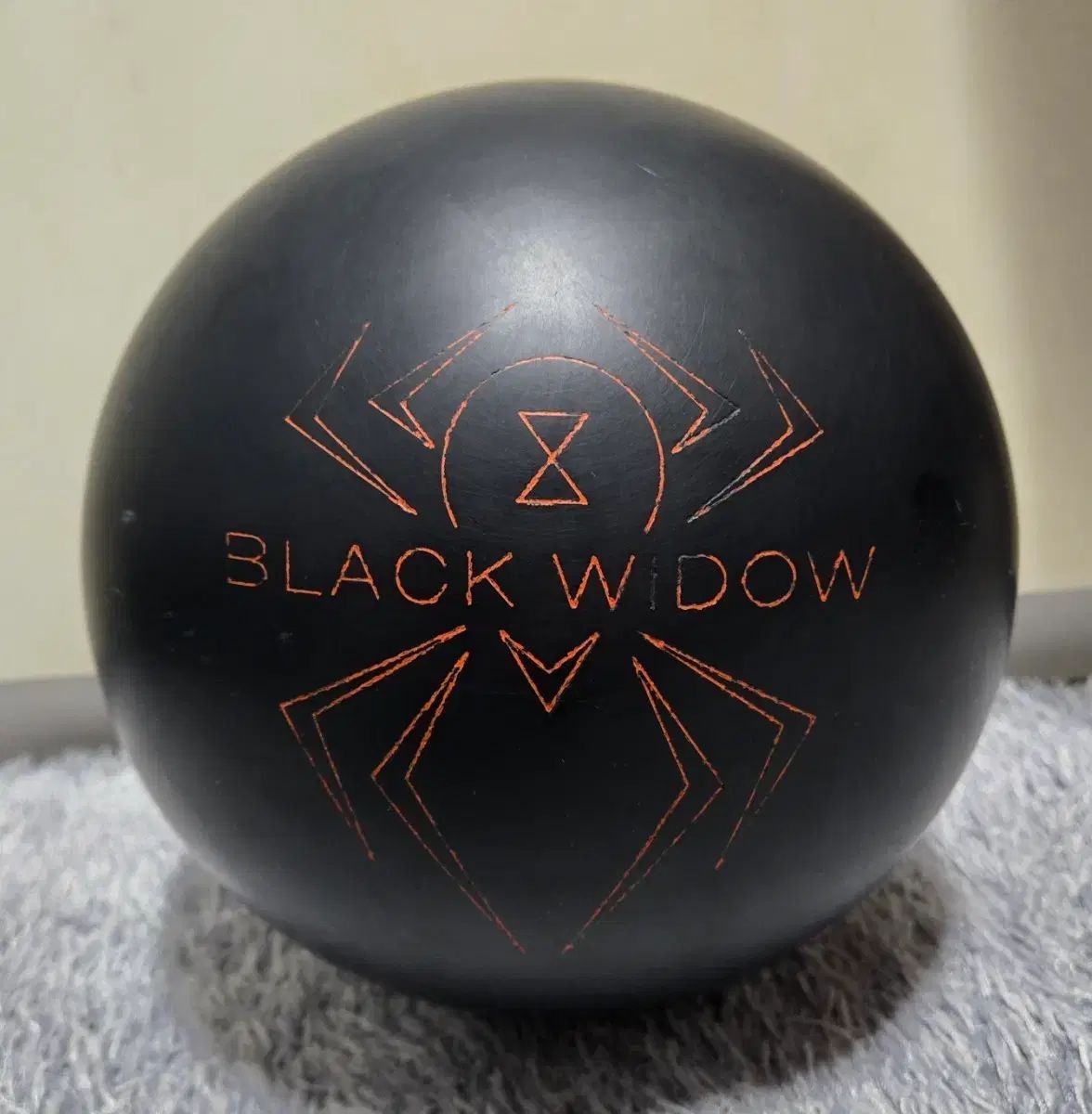 ボーリング black widow（ブラックウィドウ） ブラック オリジナル ウレタン 15p