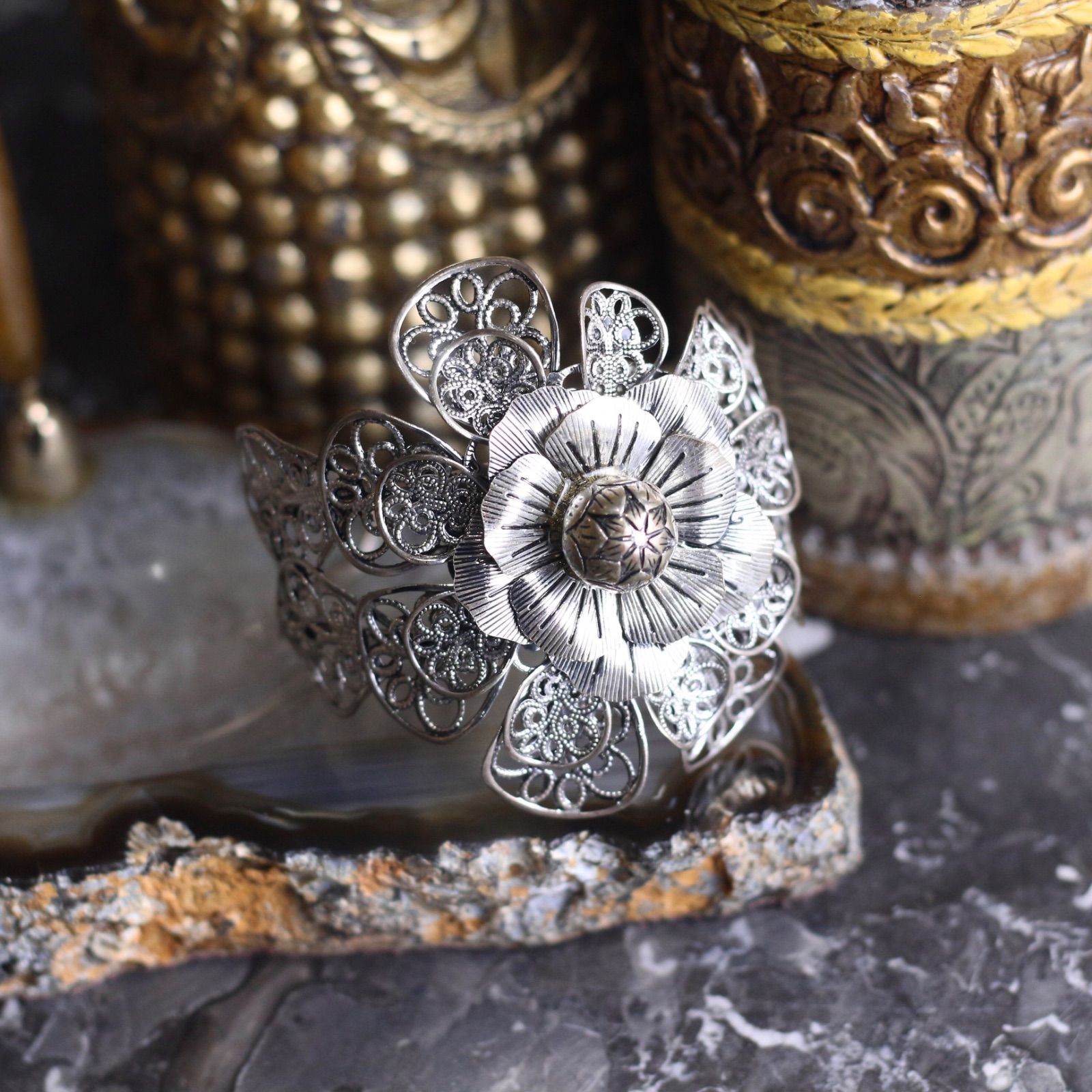 USA VINTAGE FLOWER DESIGN METALWORK BANGLE/アメリカ古着お花 