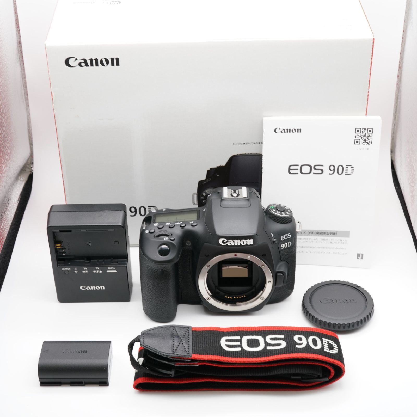 新品級 キヤノン CANON EOS 90D ボディ シャッター回数8000回以下、あると嬉しい元箱・取説・純正ストラップ付！ 63,580円