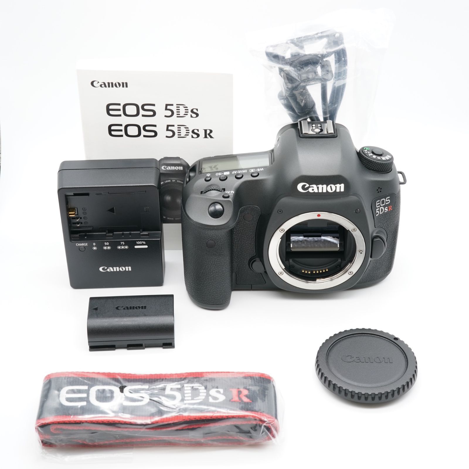 新品級 キヤノン CANON EOS 5Ds R ボディ シャッター回数9935回、あると嬉しい取説・純正ストラップ（未使用）付！