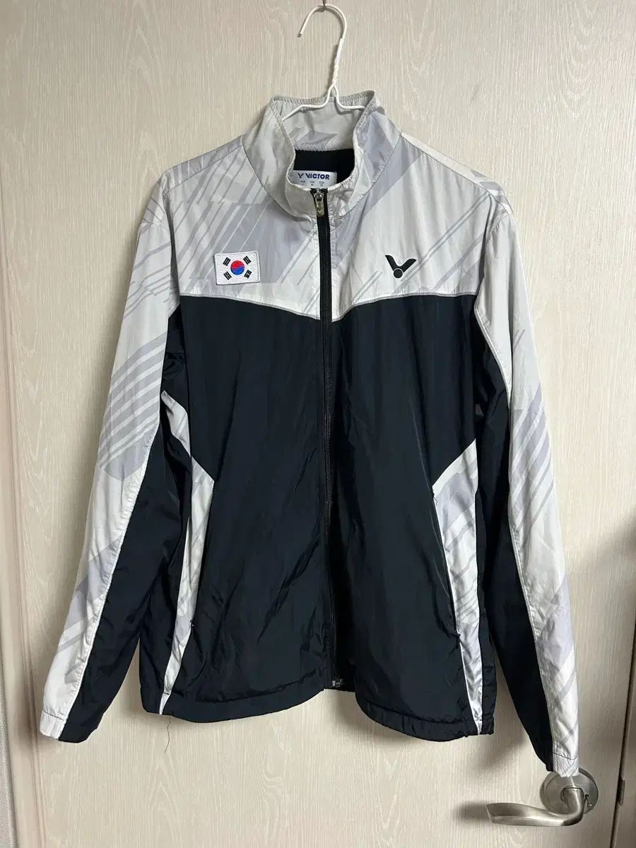 VICTOR（ビクター）バドミントン 韓国国家代表 ジャケット Lサイズ 出品