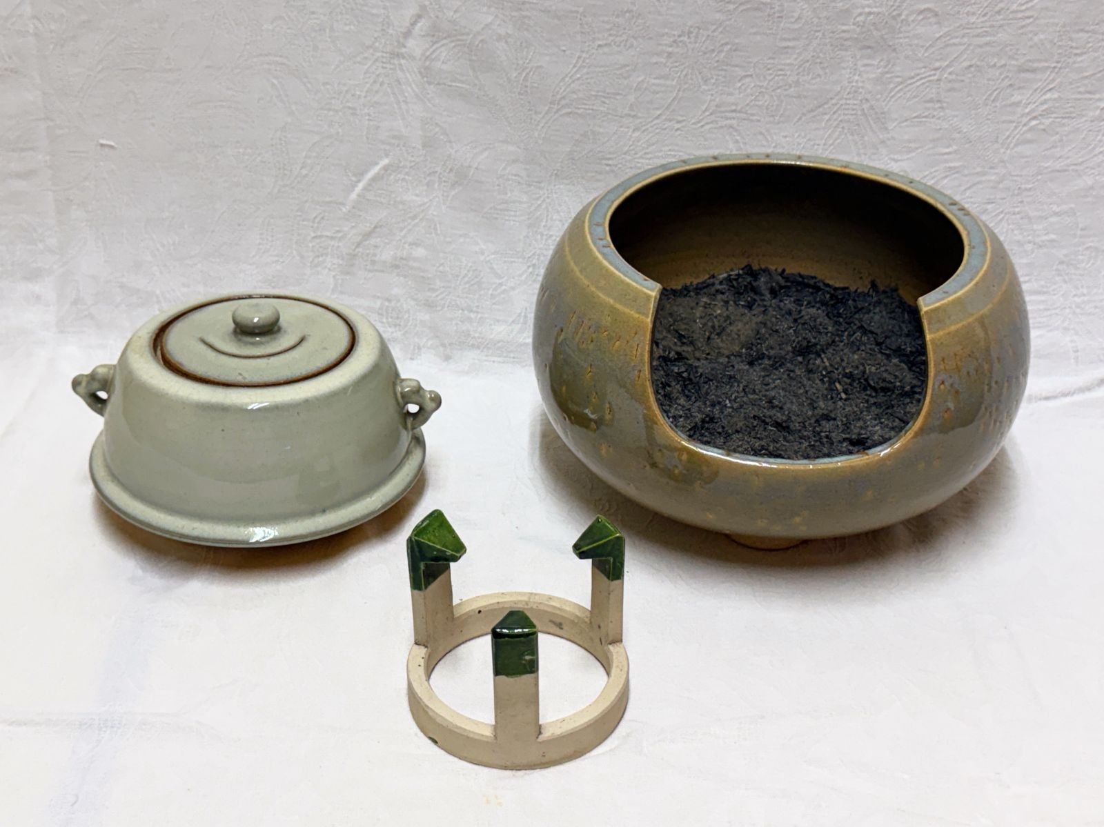 D48 赤膚焼【大塩正人】施釉 風炉釜 陶器五徳付 灰入り 茶道具 古美術 骨董品