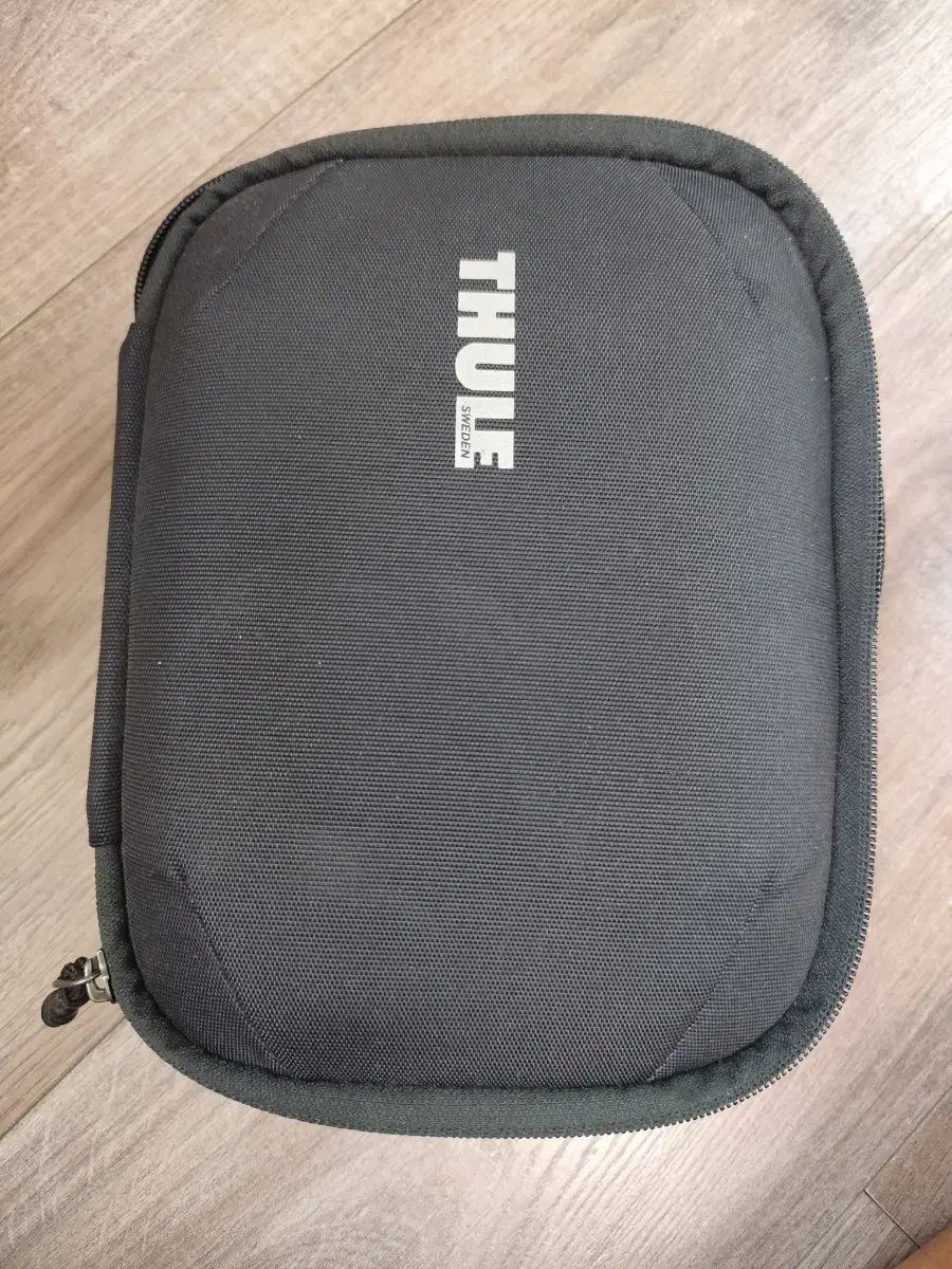 THULE（スーリー）パワーシャトル ポーチ 出品