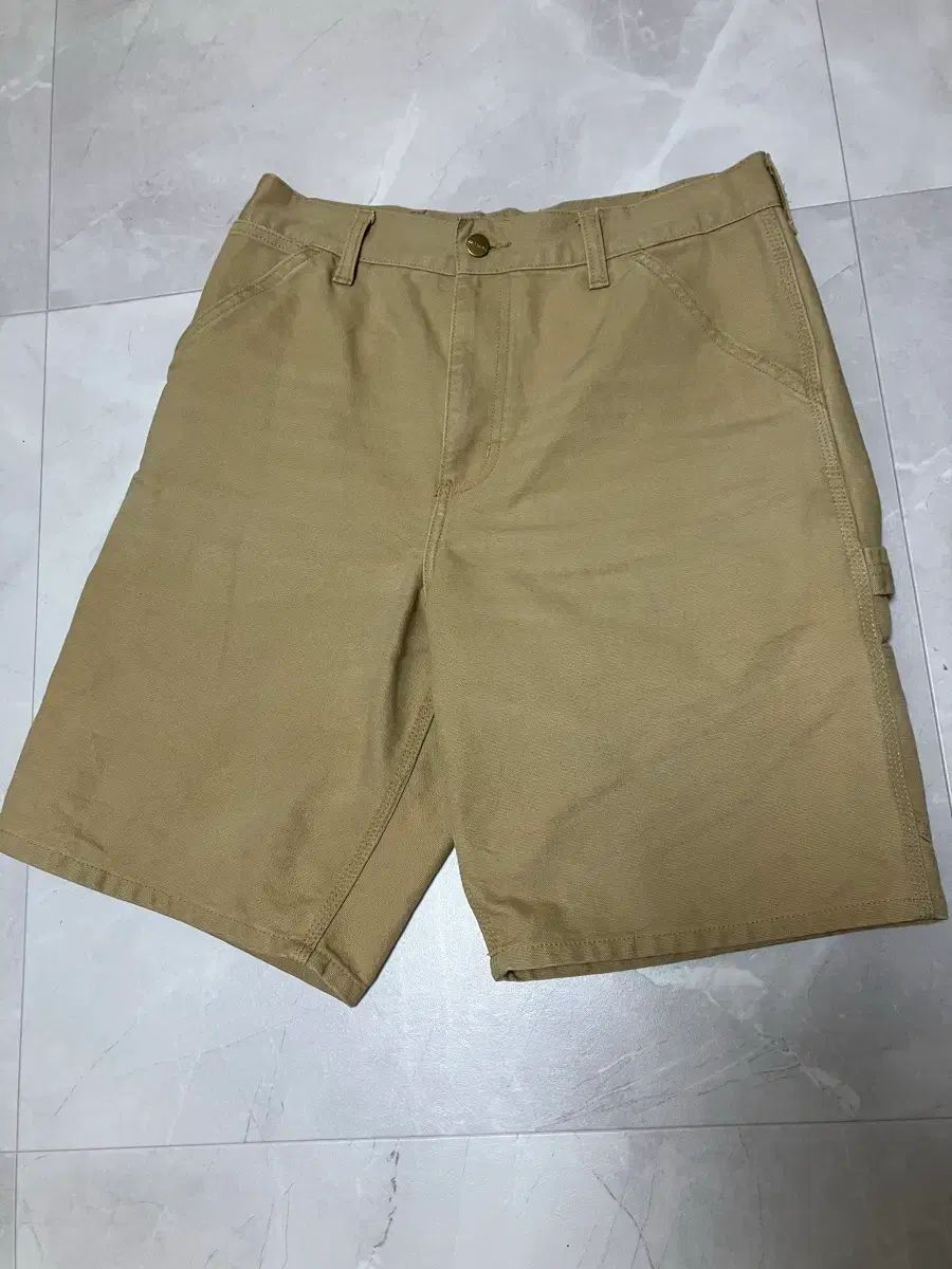 CARHARTT WIP(カーハートダブリューアイピー) シングルニー ハーフパンツ 30サイズ 8,531円