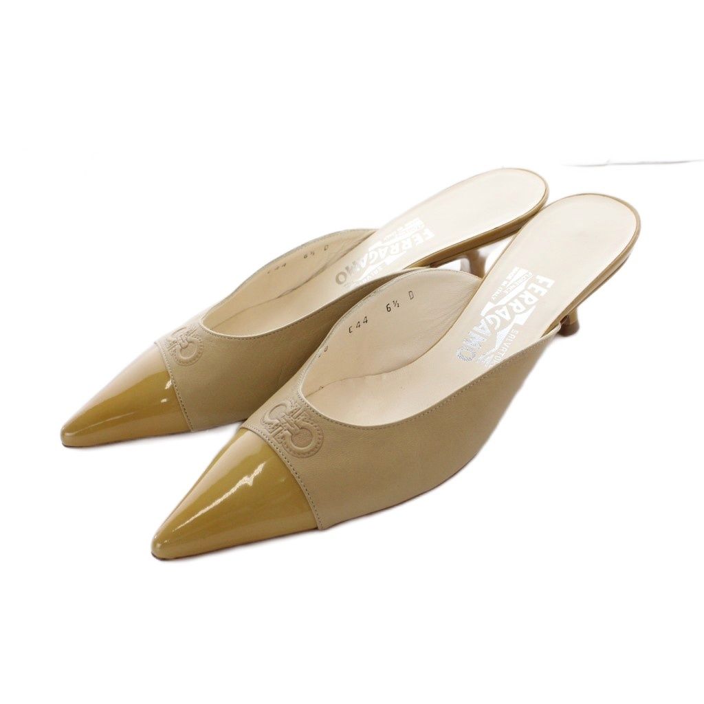 サルヴァトーレフェラガモ Salvatore Ferragamo ミュール 6.5 24cm ベージュ マスタード ポインテッドトゥ ツートーン ロゴエンボス /RI ■OS ■ECE005