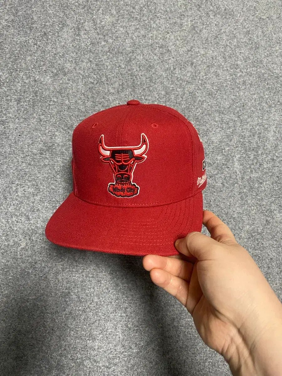 Mitchell & Ness シカゴ ブルズ 1998 FINAL 記念 フィットキャップ