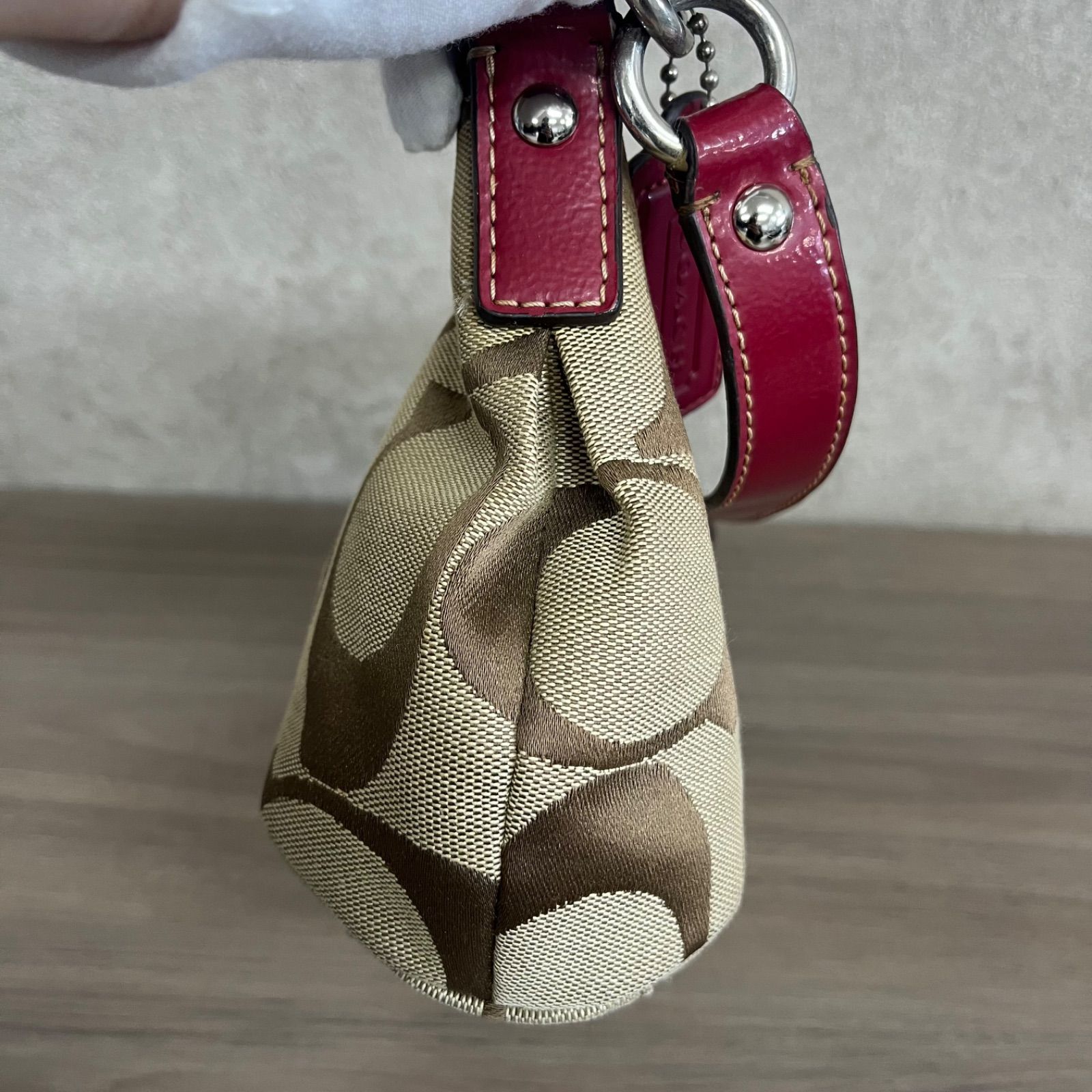 o) COACH コーチ ジグネチャー ストライプ デミ クロス ボディ バッグ