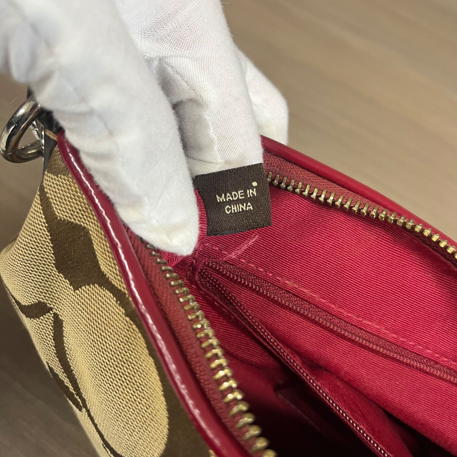 o) COACH コーチ ジグネチャー ストライプ デミ クロス ボディ バッグ