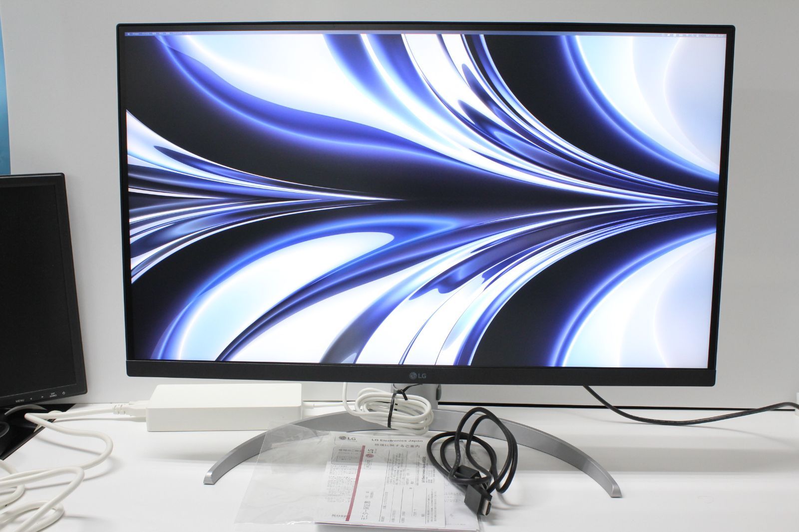 LG 4K 27インチ IPS液晶モニター 27UQ850V-W 中古- メルカリ