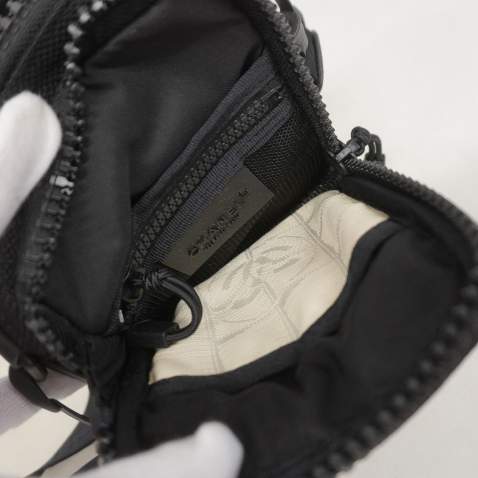 シャネル(Chanel) シャネル ショルダーバッグ スポーツ ナイロン 