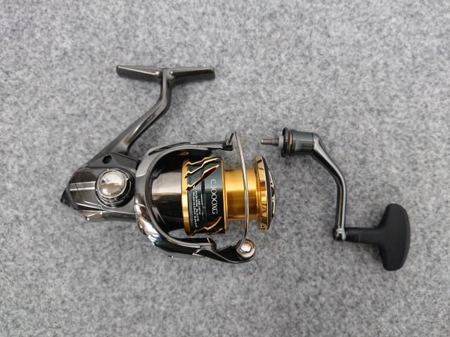 中古】 美品！ シマノ 20 ツインパワー C3000XG スピニングリール TWIN