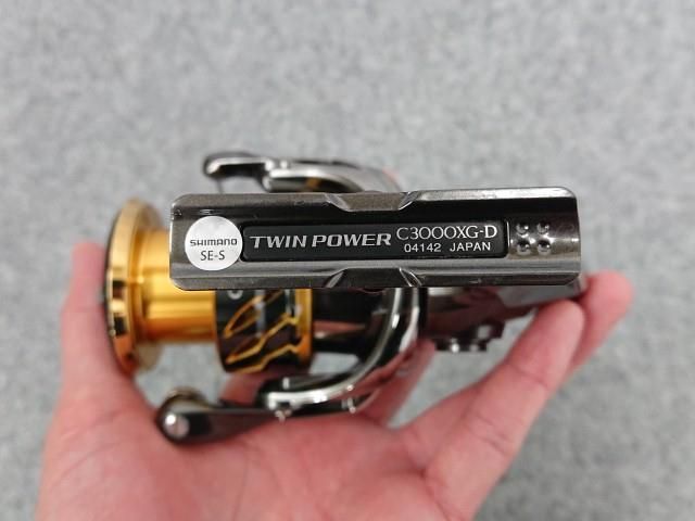 中古】 美品！ シマノ 20 ツインパワー C3000XG スピニングリール TWIN