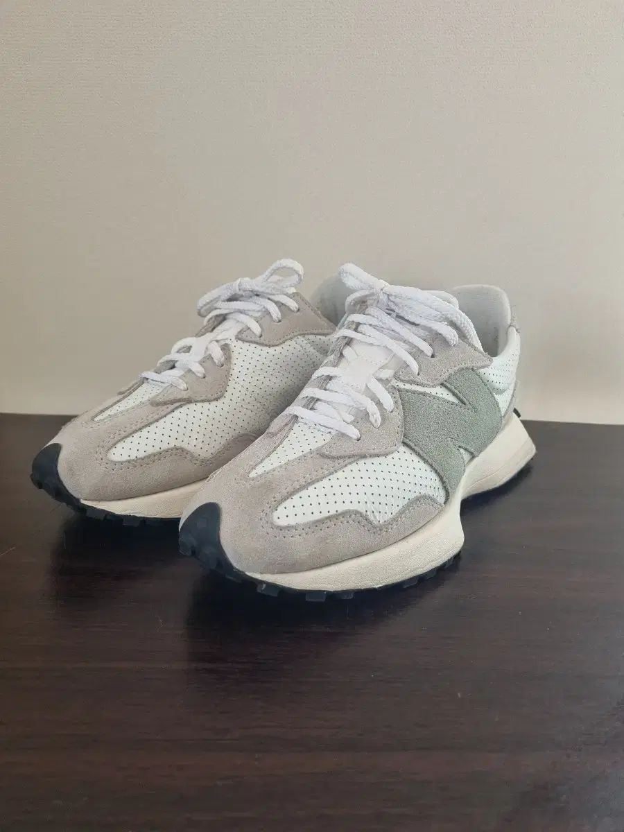 JDスポーツ限定モデル New Balance 327 グレー グリーン 240mm