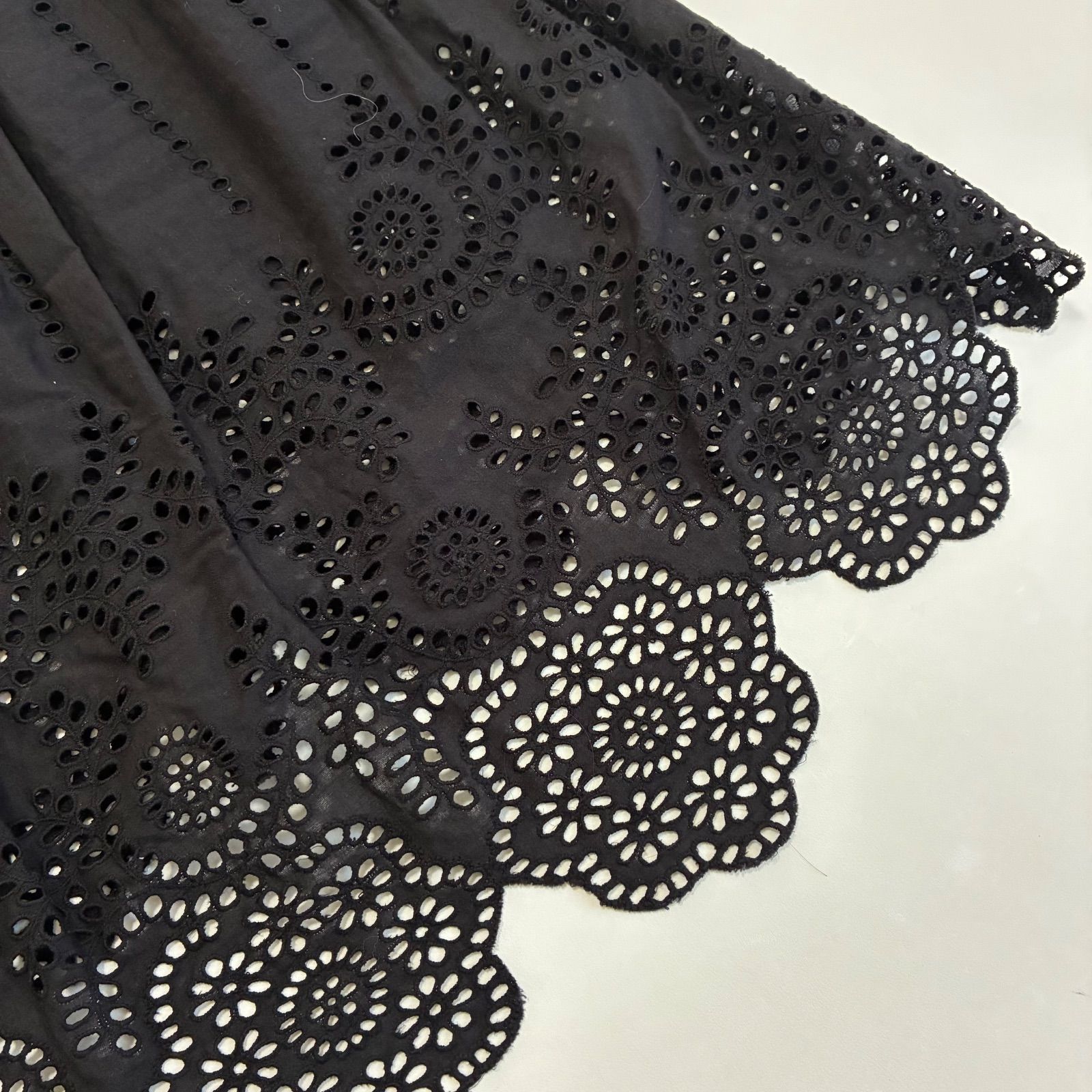 ne Quittez pas ヌキテパ☆カットワーク刺繍 ノースリーブブラウス