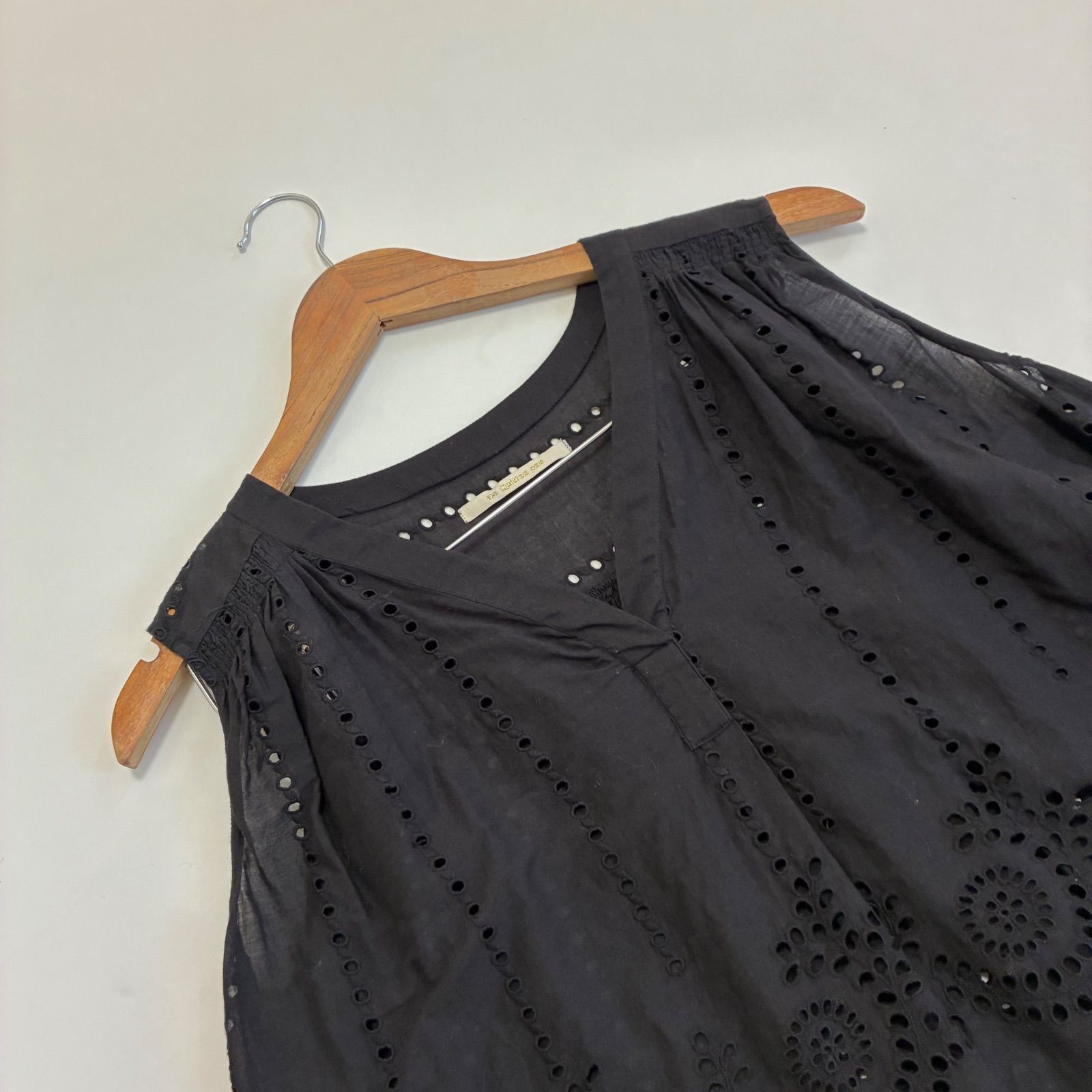 ne Quittez pas ヌキテパ☆カットワーク刺繍 ノースリーブブラウス