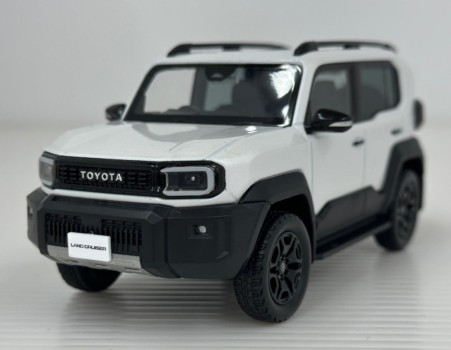 中古品】TOYOTA トヨタ カラーサンプルミニカー LAND CRUISER