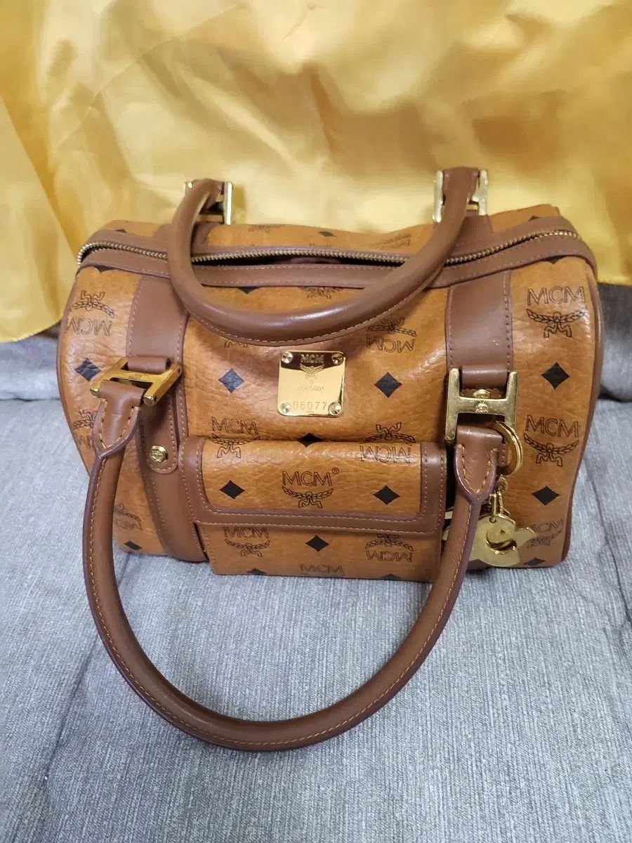 MCM ビセトス ショッパーバッグ ブラウン