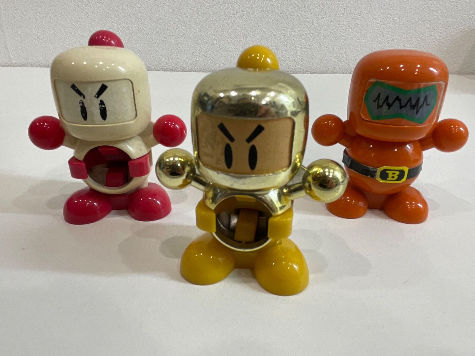 ビーダマン　当時物　【セット売り】ボンバーマン レアビーダマン ボンバーマン 3体セット 当時物 - メルカリ