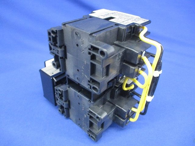 可逆形電磁開閉器 200V 0.48-0.72A 1a1b SW-05RM 可逆形電磁開閉器 200V 0.48-0.72A 1a1b SW-05RM