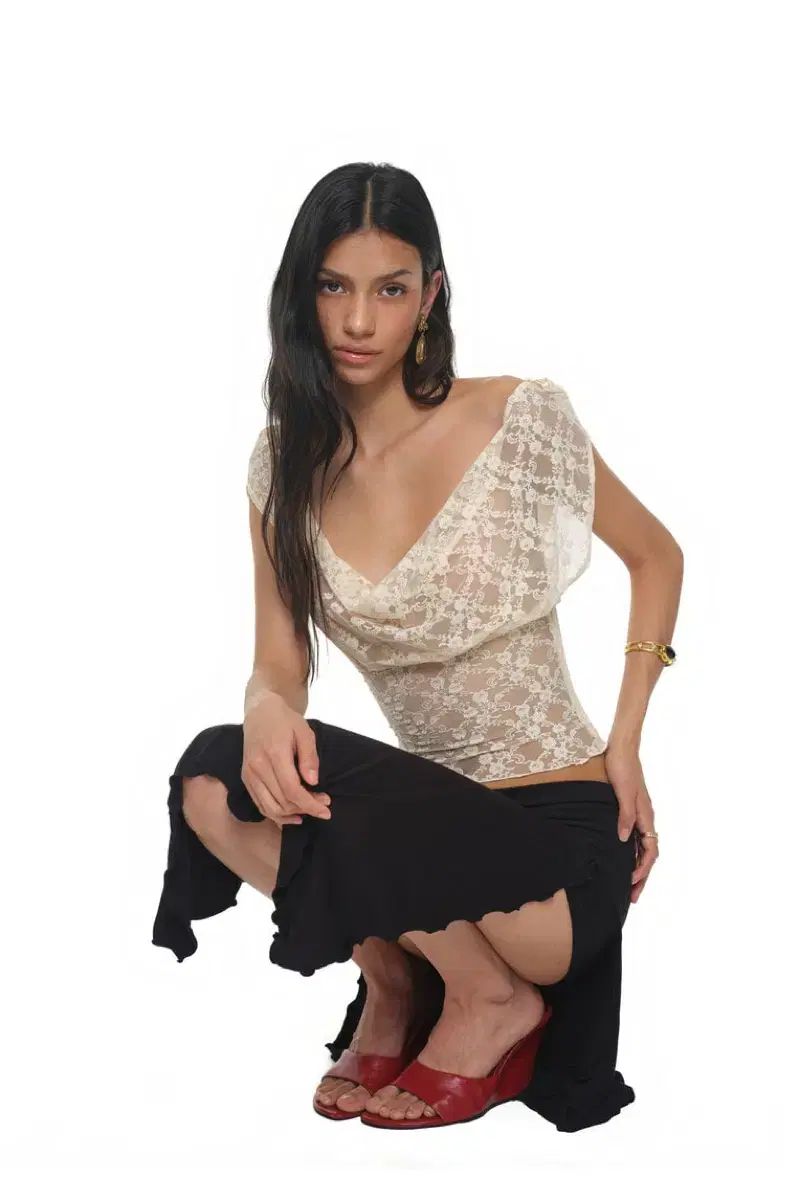 トゥーマーチタグ LACE BUTTON TOP (IVORY) 9,750円