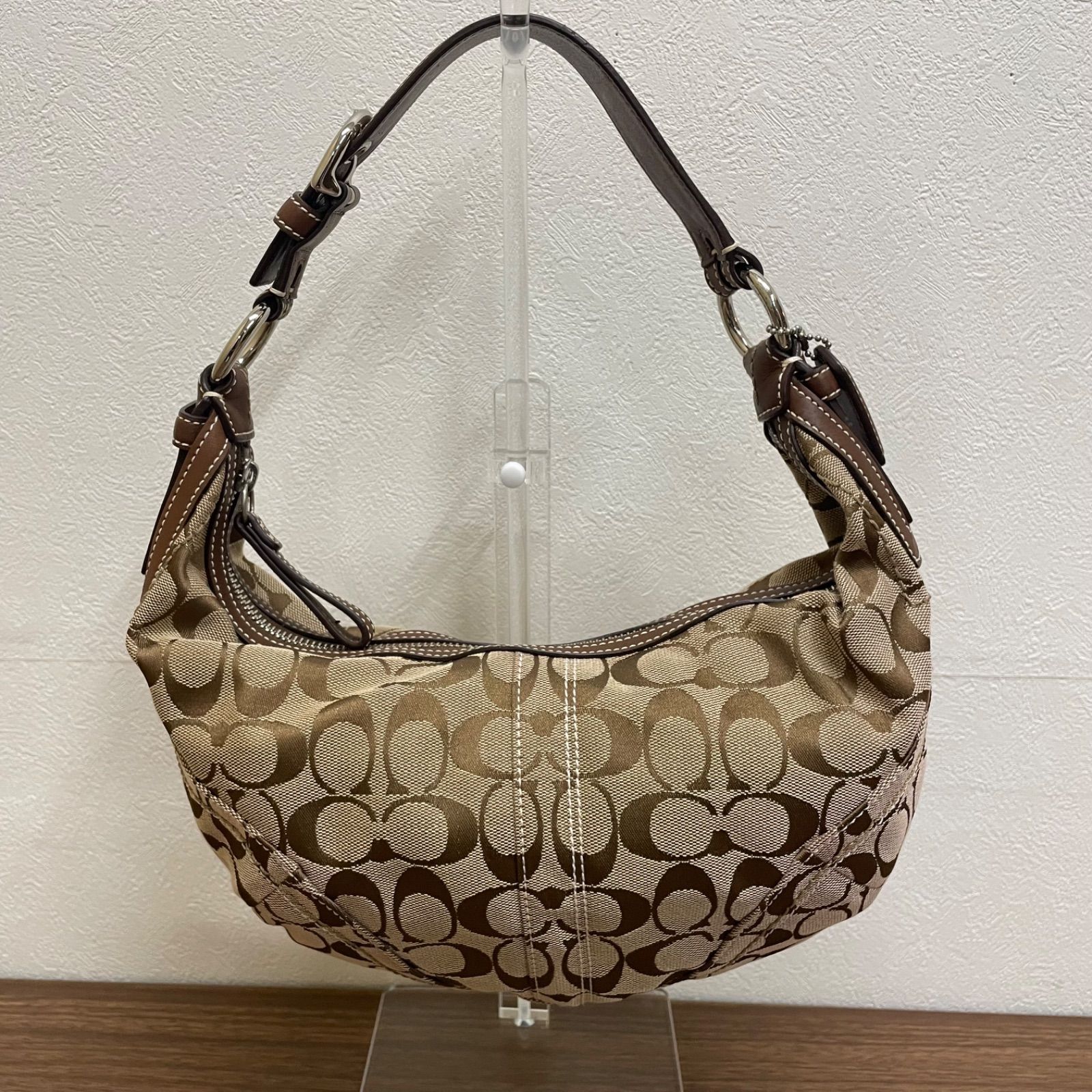 COACH ワンショルダーバッグ ハーフムーン ブラウン ホーボー 10074 b) COACH コーチ シグネチャー柄 キャンバス ホーボー ワンショルダー