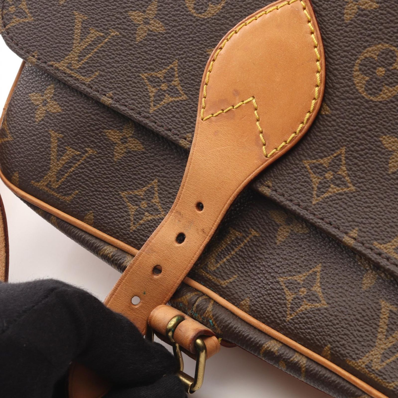 ルイ・ヴィトン LOUIS VUITTON ショルダーバッグ カルトシエールGM