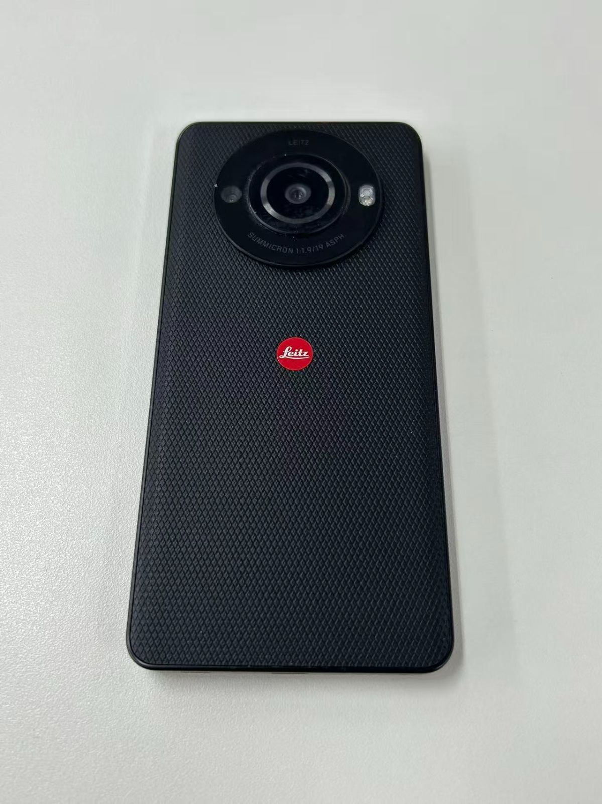 【訳あり品】Leitz phone 3