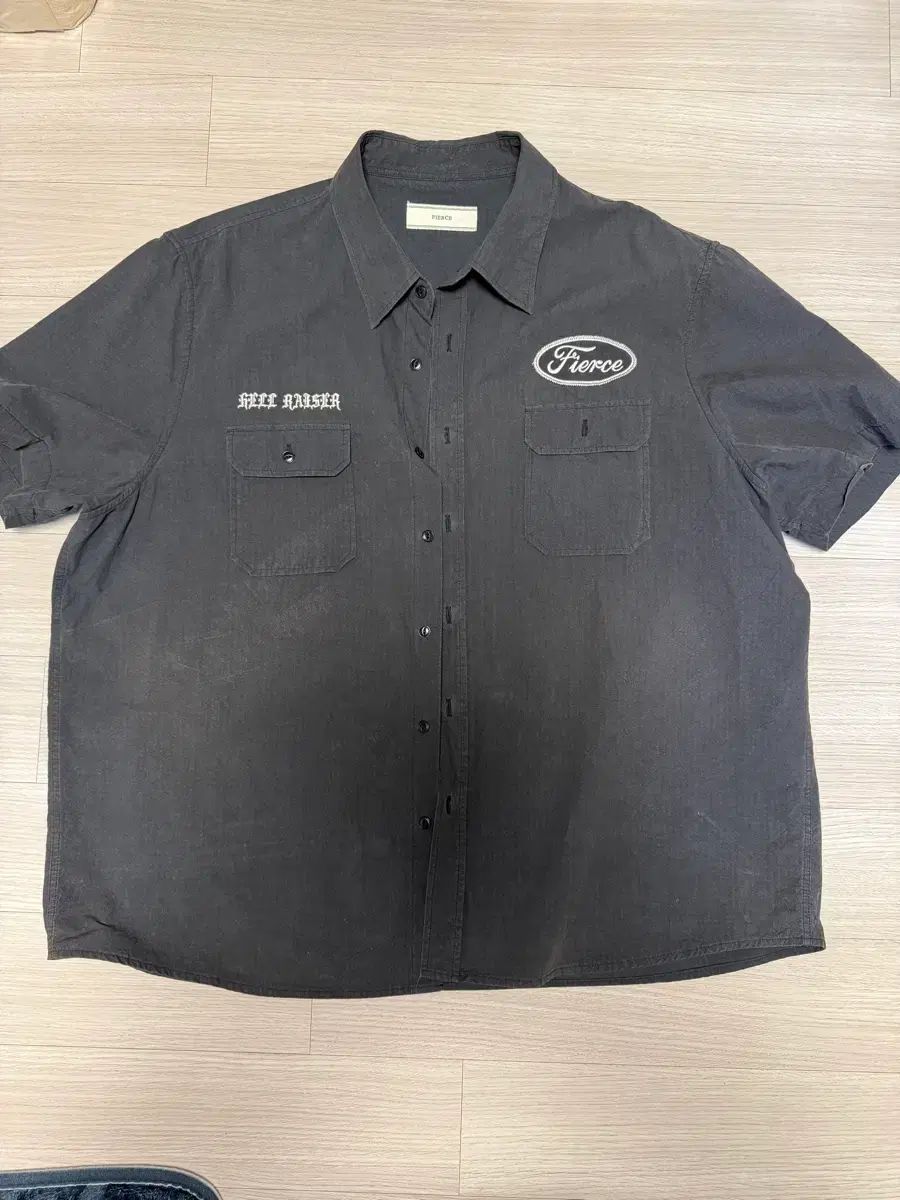 ピアス シャツ XL