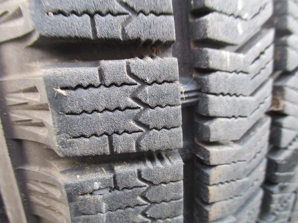 ★☆175/65R15 84Q ブリヂスン BLIZZAK VRX2 スタッドレス 2021年製 4本 送料込 T69681219☆★インボイス領収書発行可能