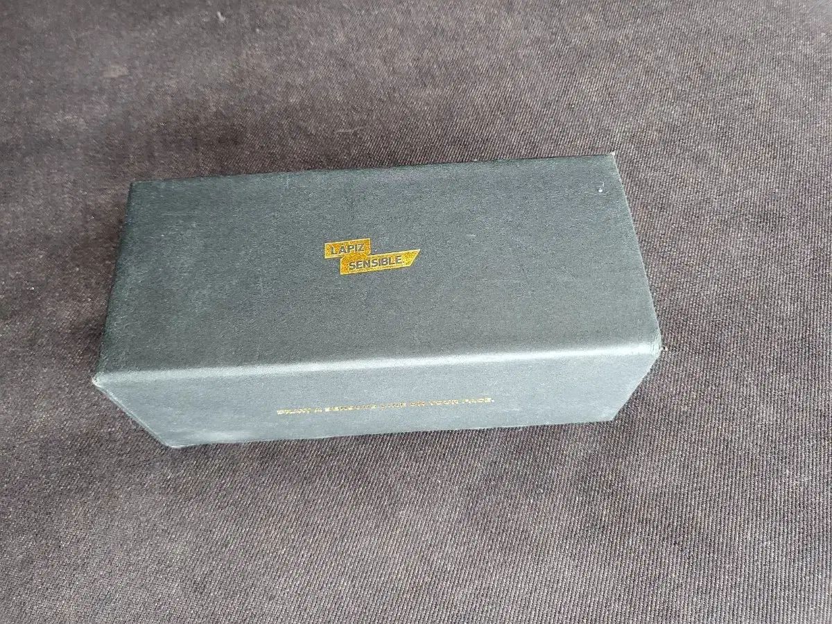 ラピスセンシブル キャッツアイ サングラス 出品