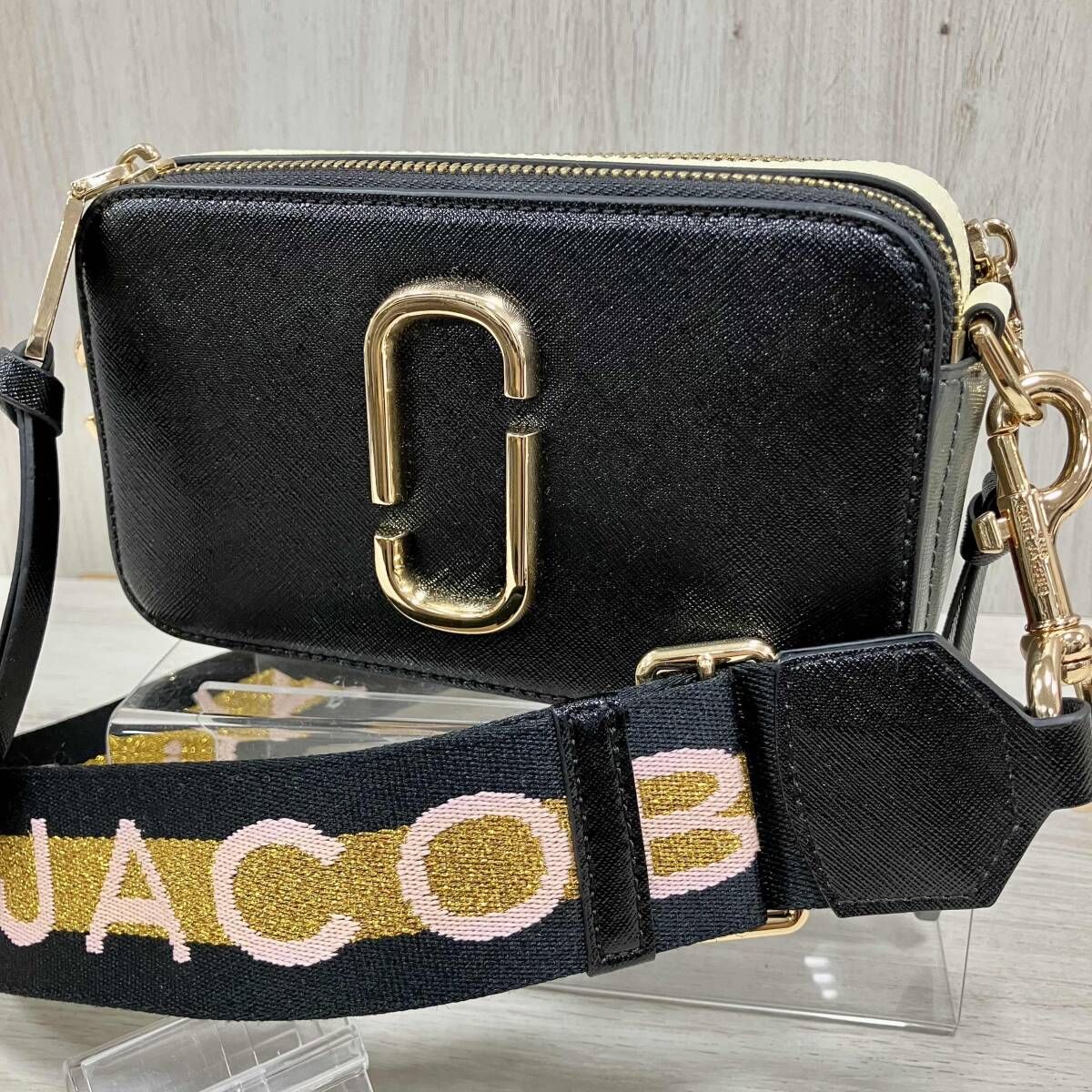 THE MARC JACOBS ショルダーバッグ　マークジェイコブス スナップショット ブラック　黒　カメラバッグ 11,979円