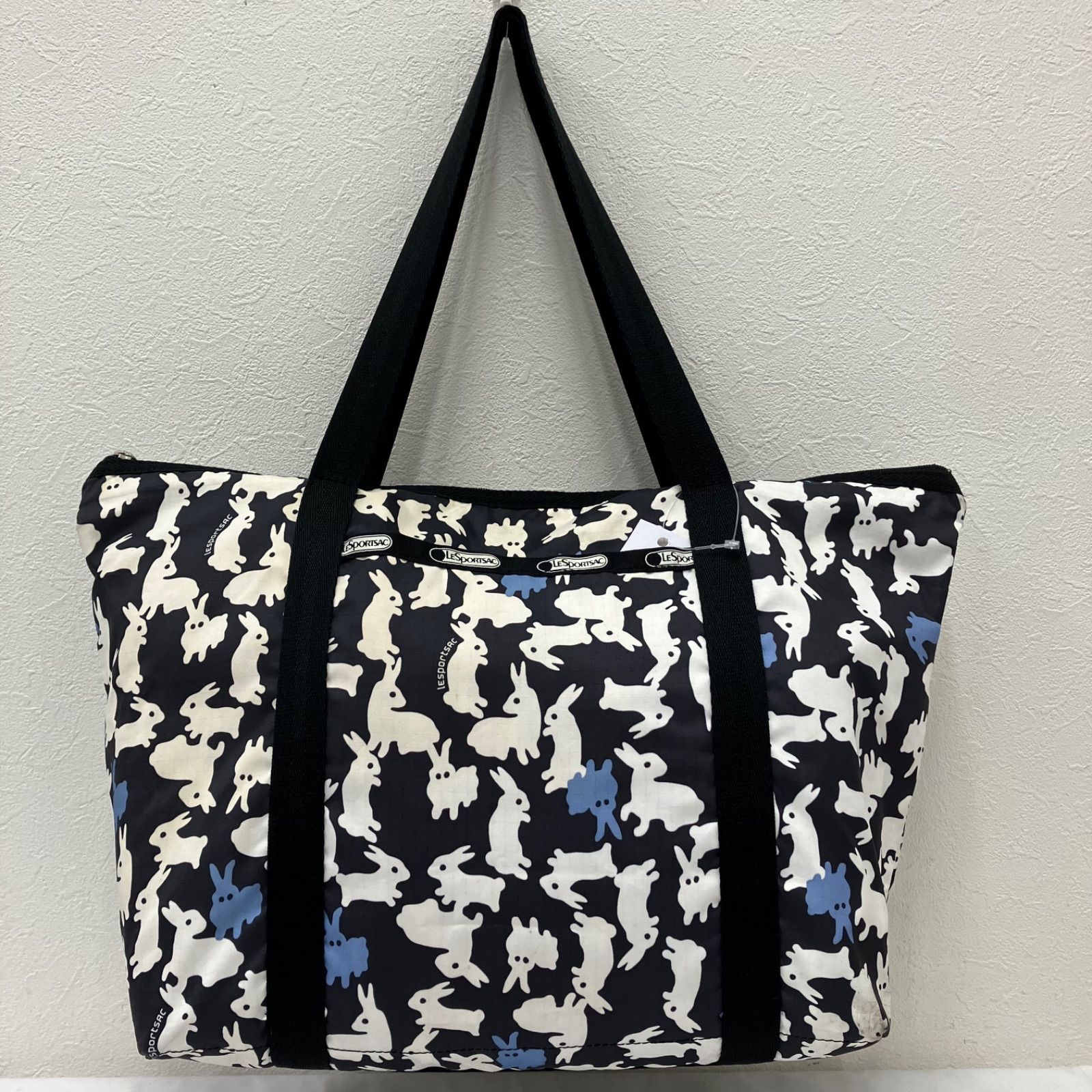 LeSportsac ショルダーバッグ 総柄 鍵柄 軽量 斜め掛け ブラック 2651 