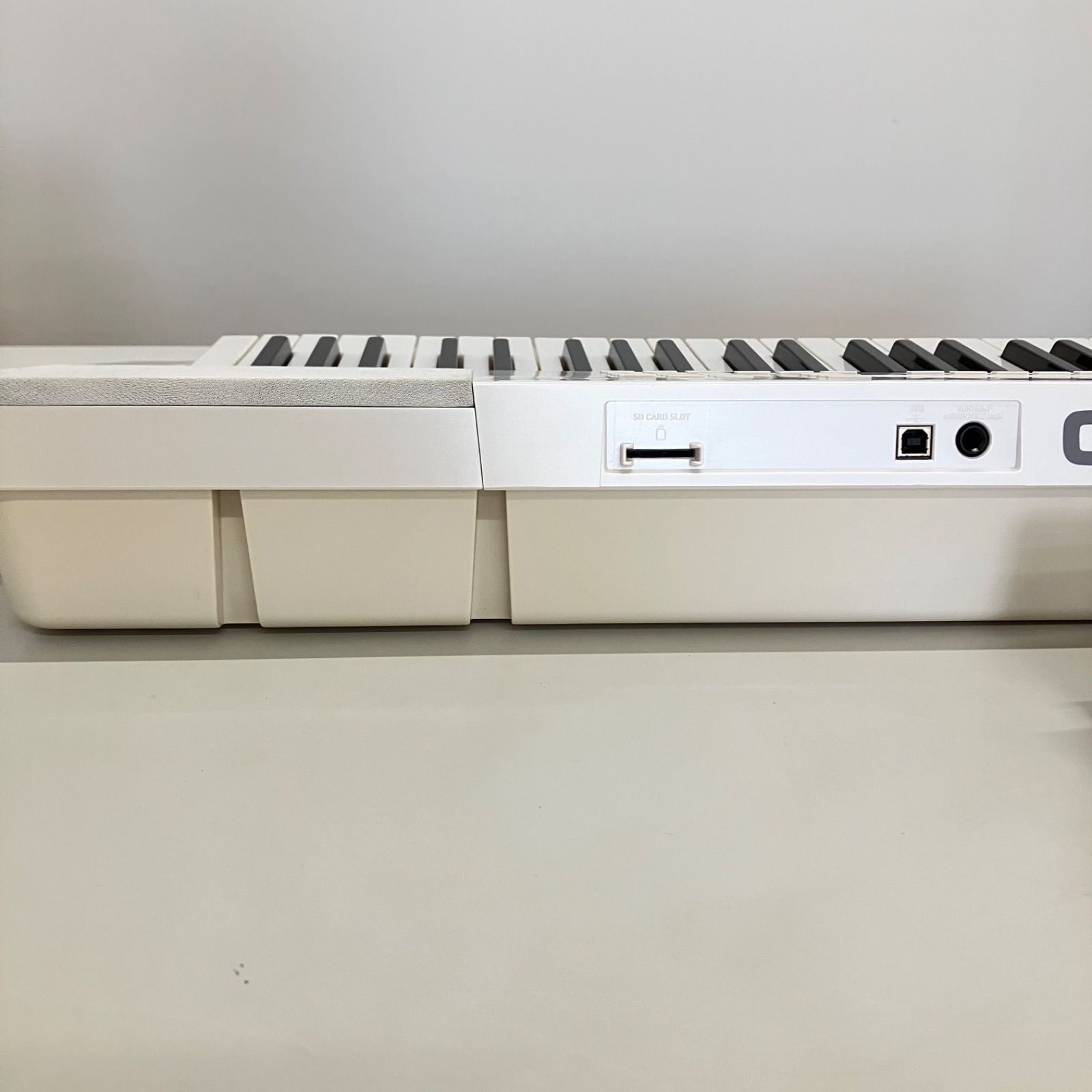 電子ピアノ CASIO LK-221 光ナビゲーション 【匿名配送・送料無料