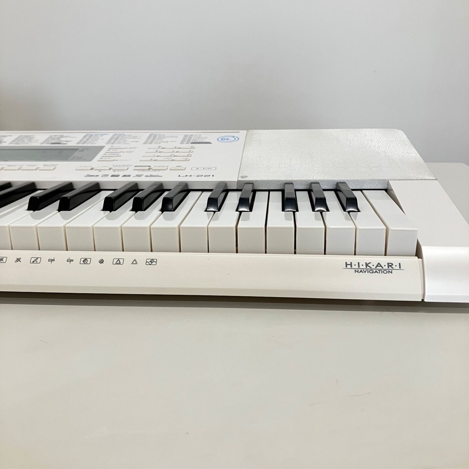 電子ピアノ CASIO LK-221 光ナビゲーション 【匿名配送・送料無料