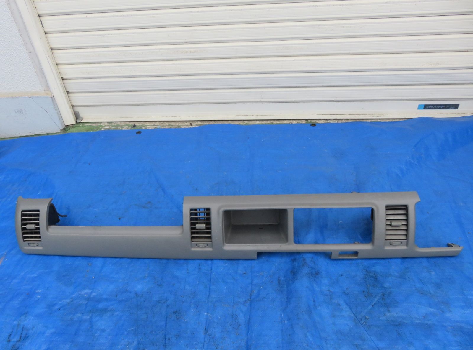 LK1327* 200系ハイエース ワイド TRH226K センタークラスターパネル ナビ・オーディオ 吹出口 /純正 5540-26140 バン ワゴン　※ツメ折れ