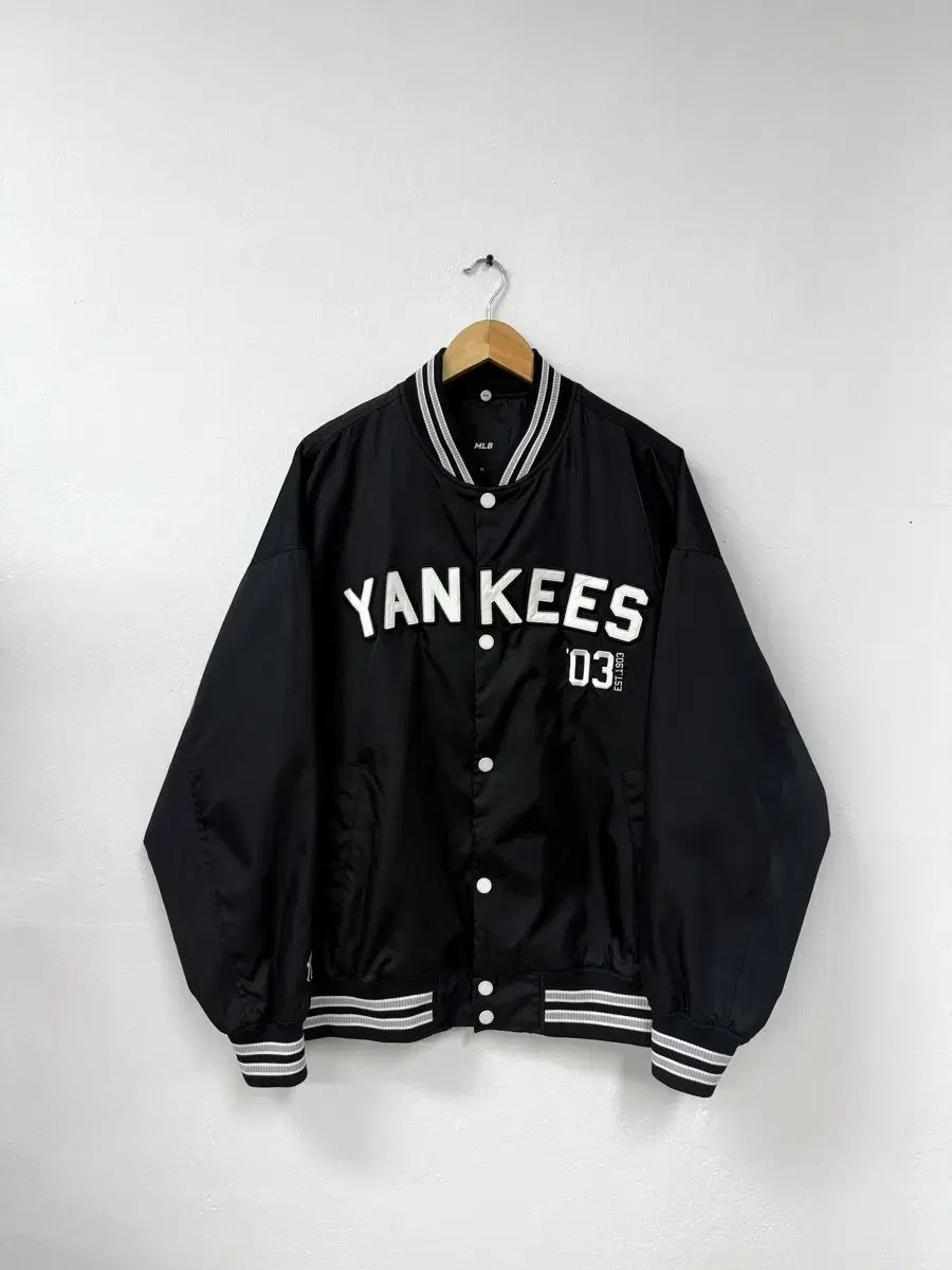 105 XL サイズ メンズ MLB ナイロン スタジャン