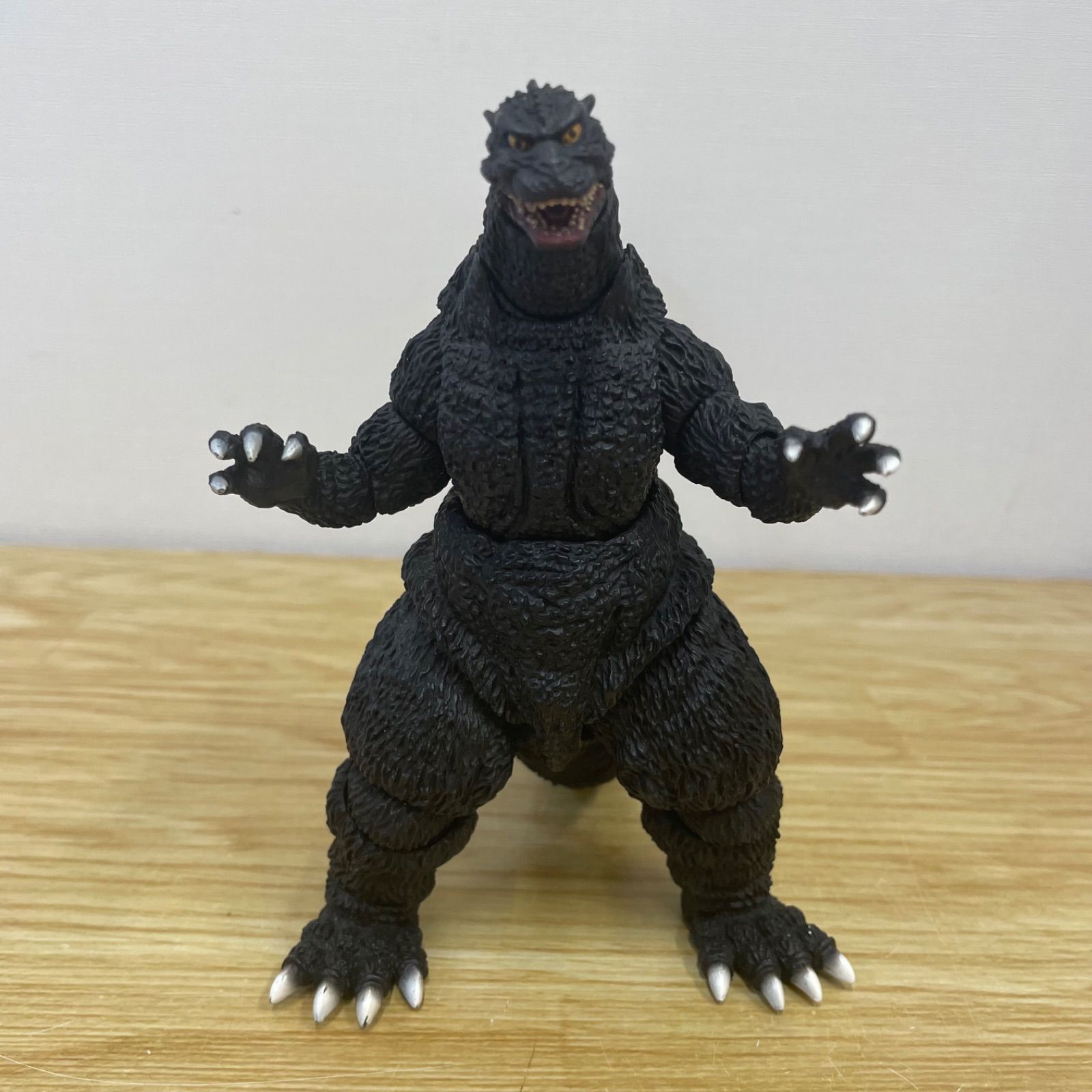 □S.H.MonsterArts ゴジラ フィギュア 本体のみ A26-1900 - メルカリ