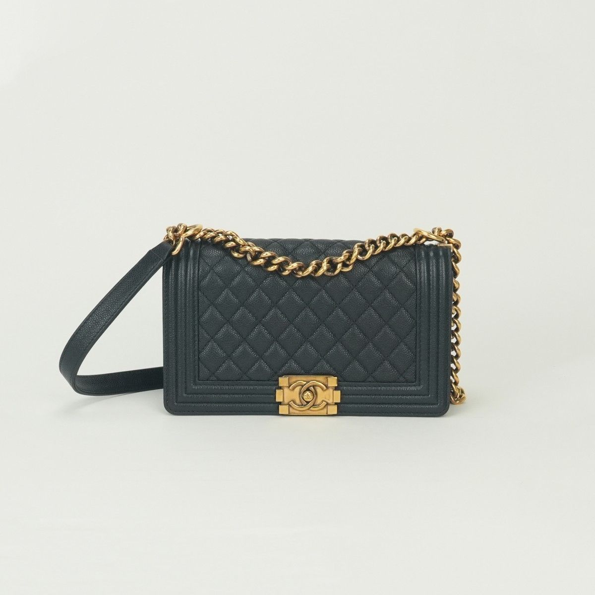 シャネル CHANEL ボーイシャネル25 ボーイシャネル 25 バッグ ショルダーバッグ キャビアスキン ネイビー Navy 紺 ゴールド金具 チェーンショルダーバッグ ダブルチェーン