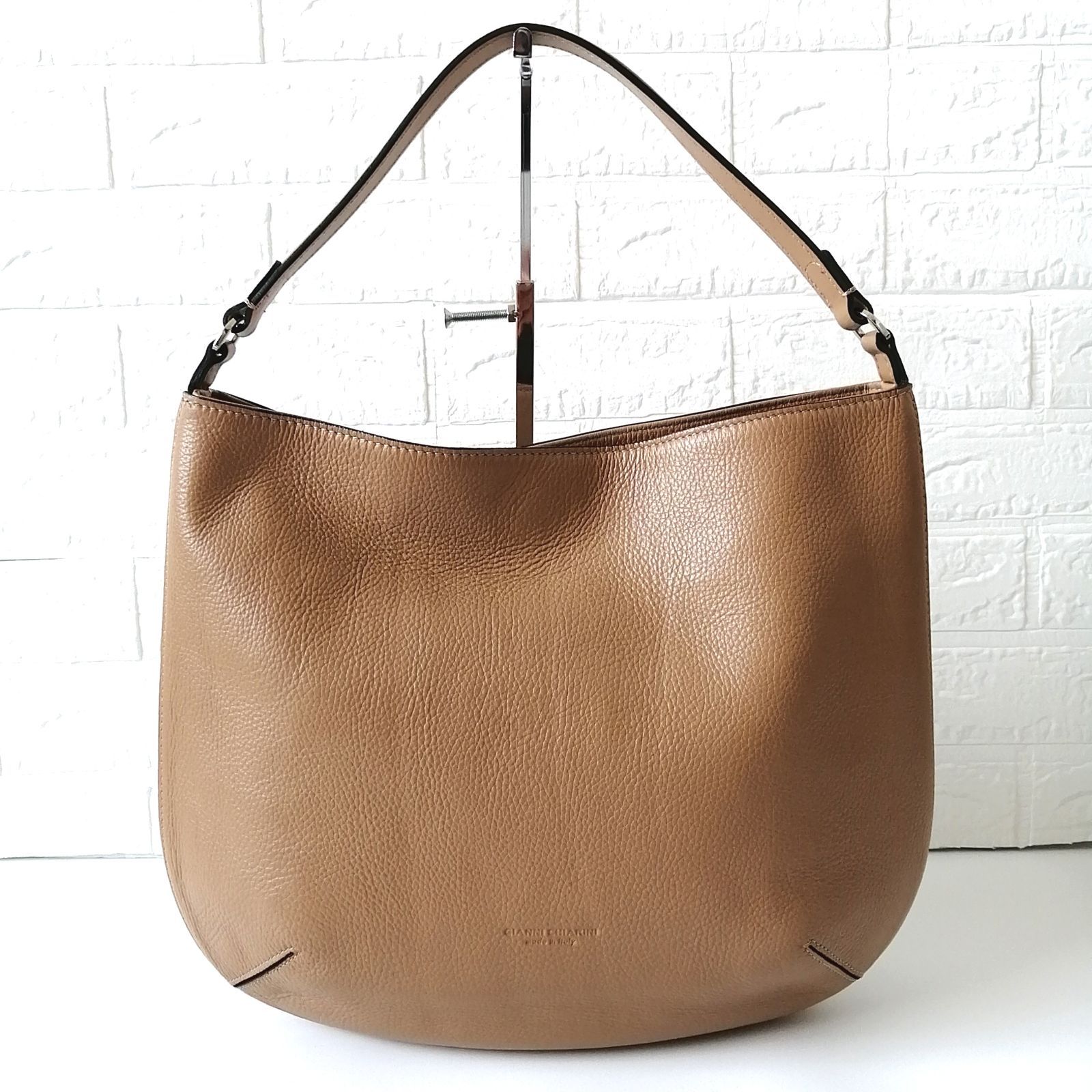 美品　GIANNI CHIARINI 　ジャンニ キアリーニ　ジャンニ キャリーニ　ワンショルダーバッグ　ブラウン　ベージュ　422
