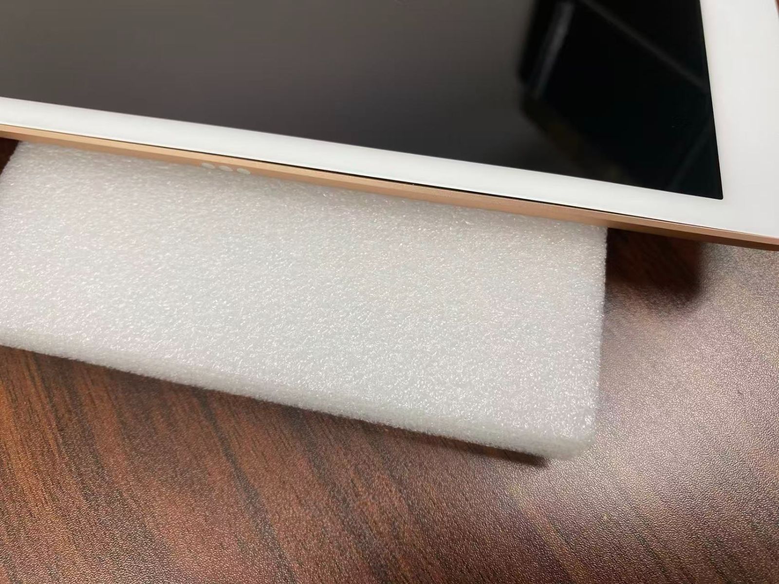 ジャンク】iPad 第7世代 128GB Gold Wi-Fi - メルカリ