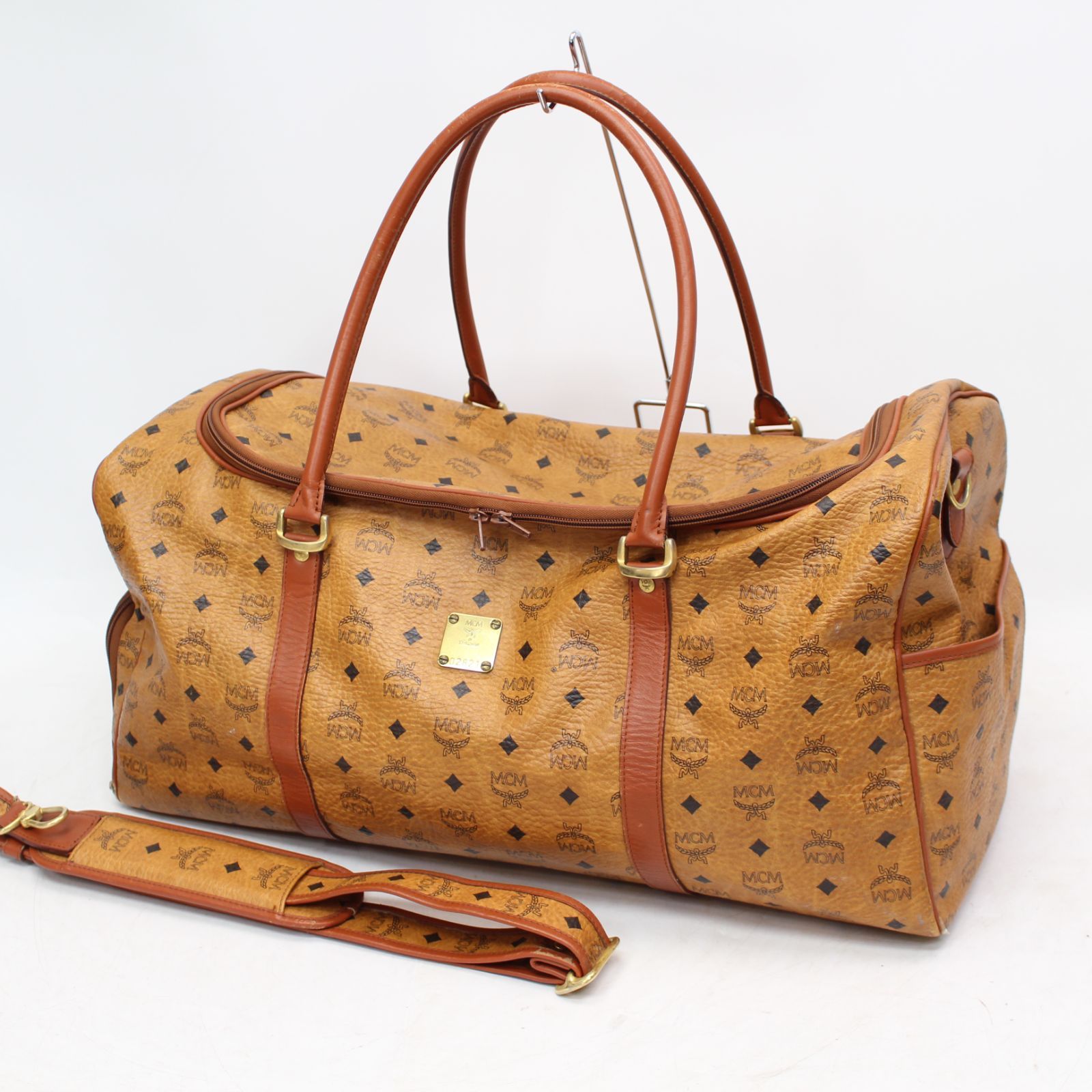 591)MCM エムシーエム ロゴグラム ボストンバッグ 旅行カバン トラベルバッグ 2WAY ショルダー PVC レザー