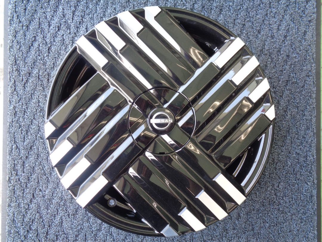 軽傷】 オーラ 純正 17インチ 6.5J +40 PCD100 4穴 ホイール 1本 (g098255)