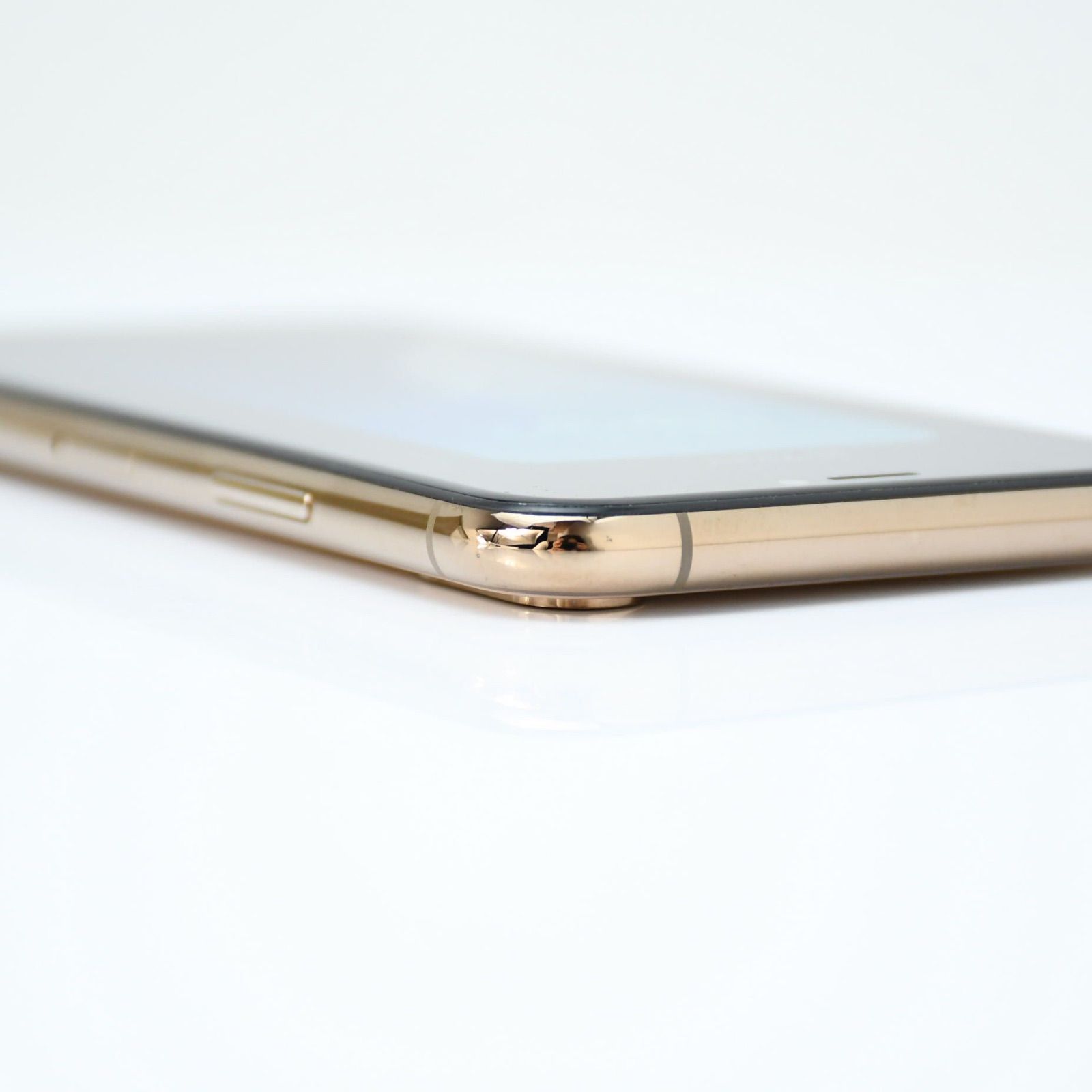 ジャンク＊美品】au iPhone XS 64GB ゴールド - メルカリ